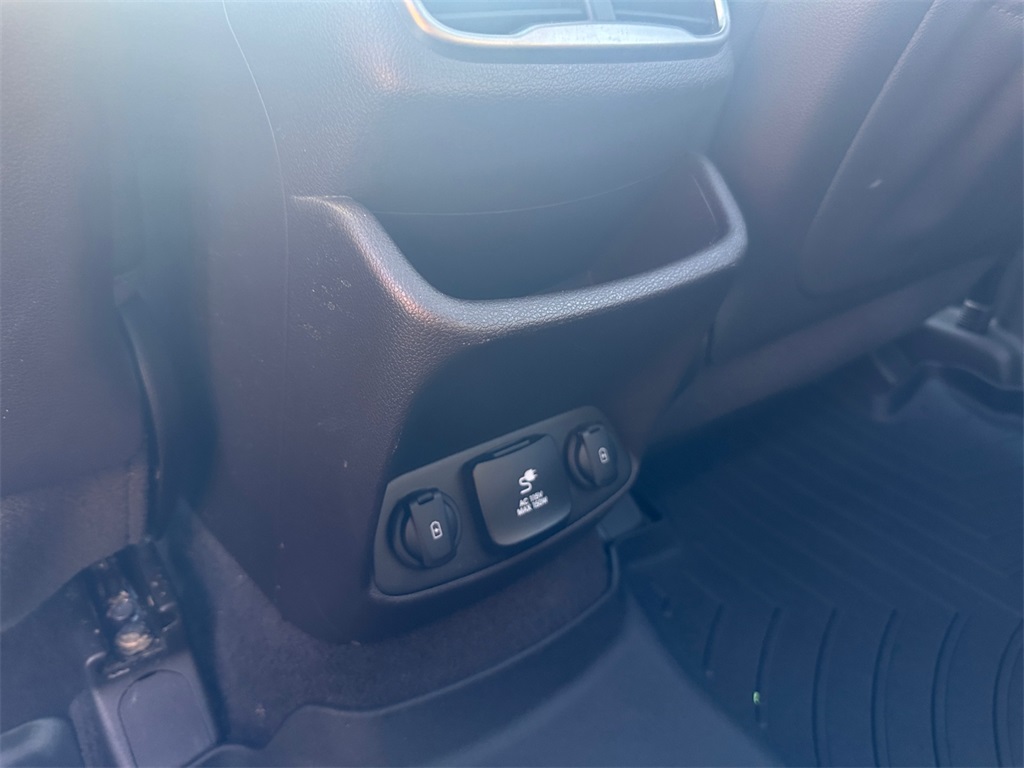 2020 Hyundai Santa Fe Limited photo 21