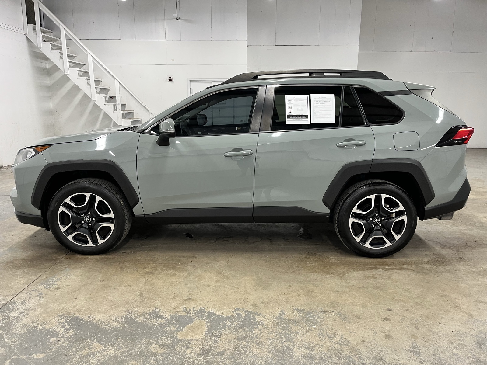 2019 Toyota RAV4 Adventure photo 4