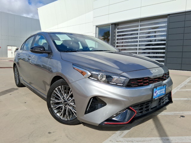 2022 Kia FORTE GT-Line's photo