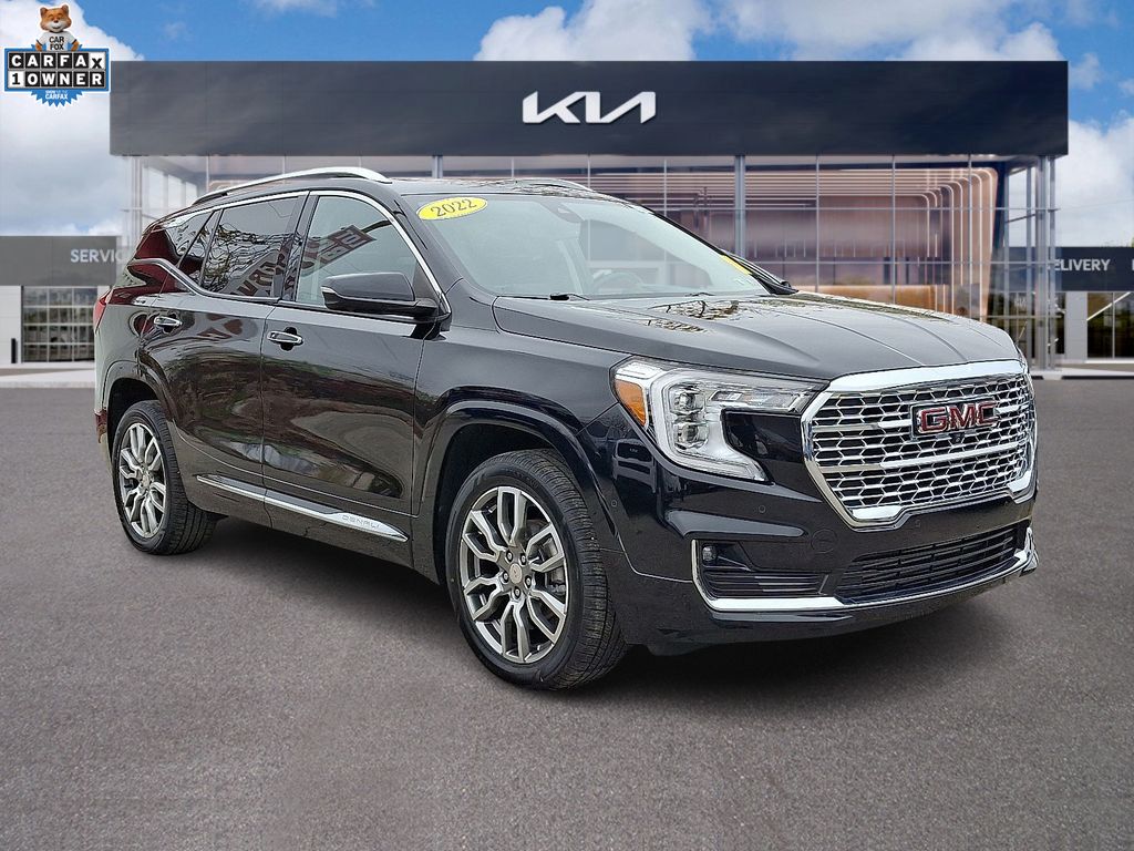 2022 GMC Terrain Denali's photo