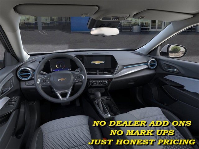 2025 Chevrolet Trax LT photo 13