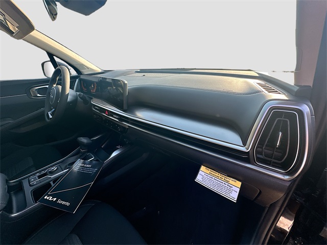 2025 Kia Sorento LX photo 24
