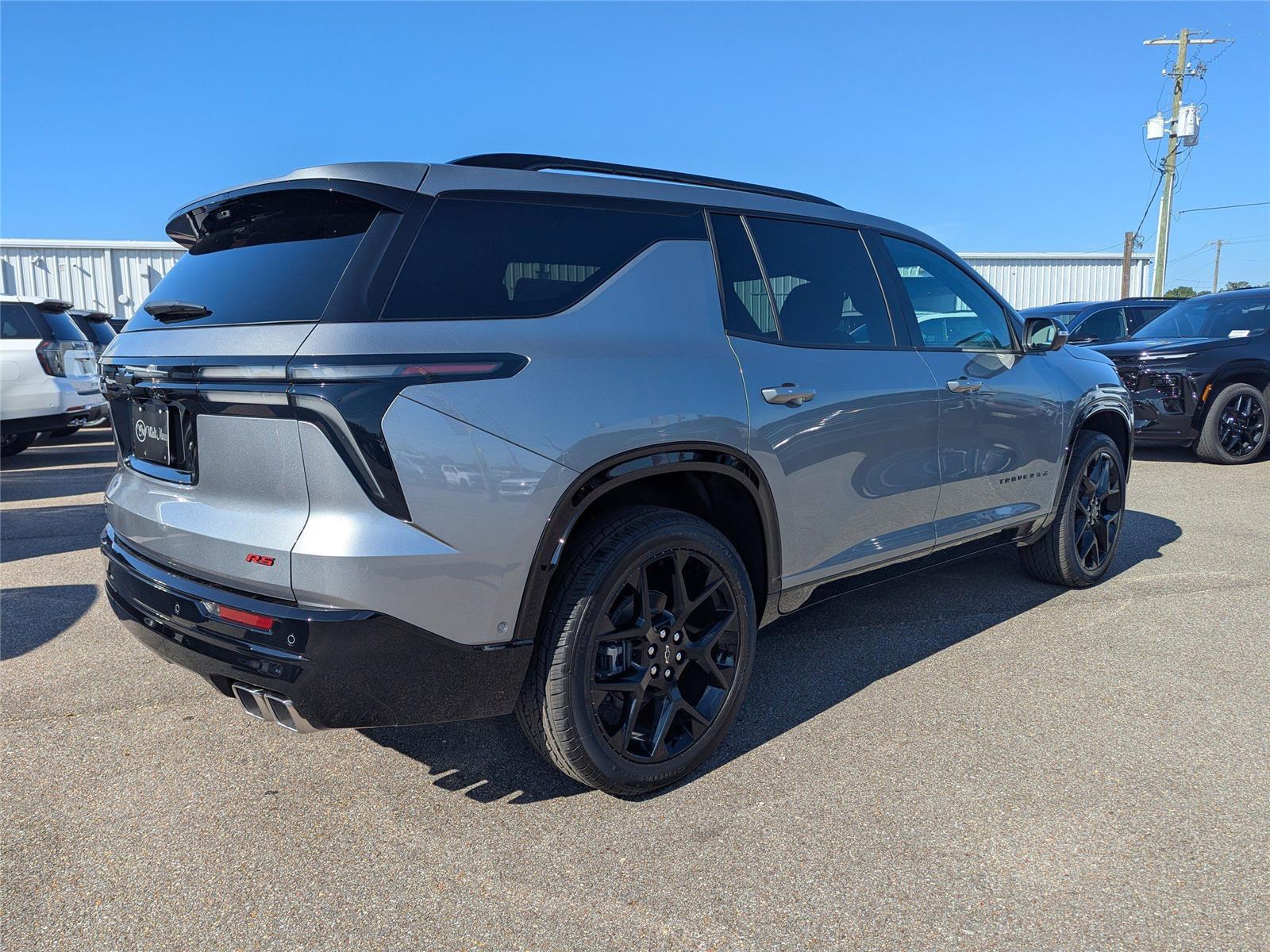 2026 Chevrolet Traverse RS photo 2