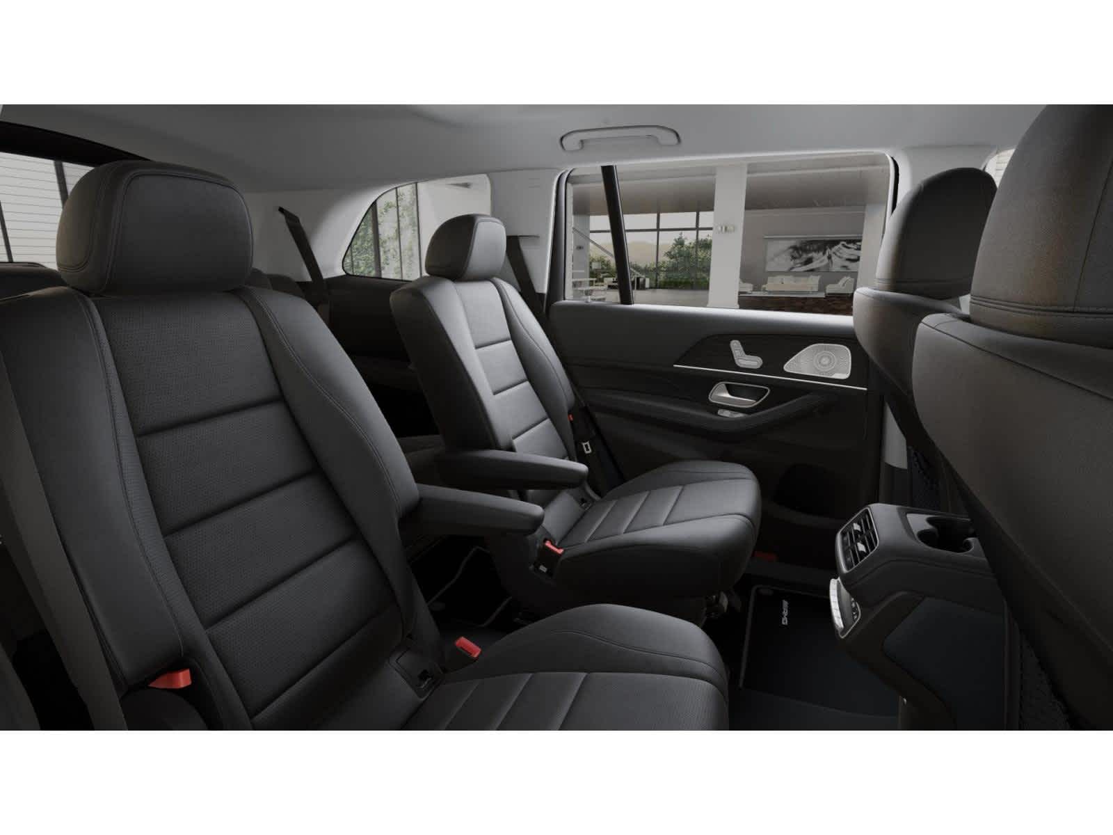 2026 Mercedes Benz GLS 450 4MATIC photo 4