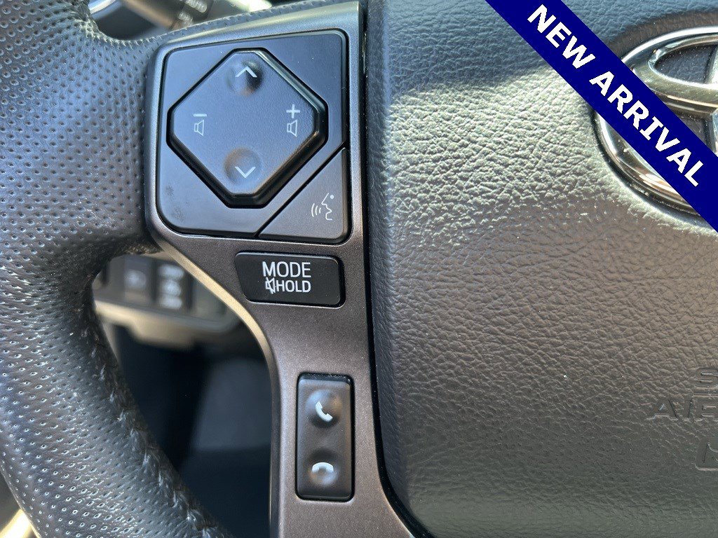 2022 Toyota Tacoma V6 photo 11