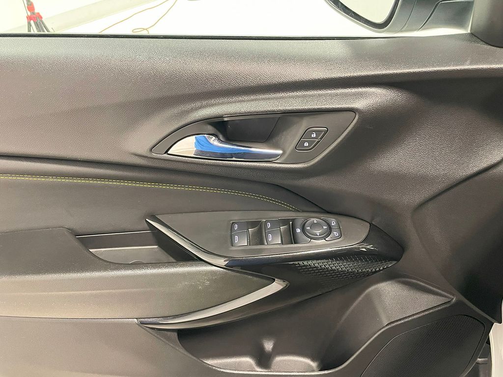 2024 Chevrolet Trax LT photo 6