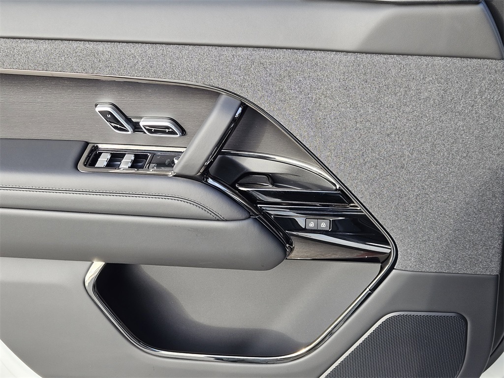 2025 Land Rover Range Rover Sport SE photo 19