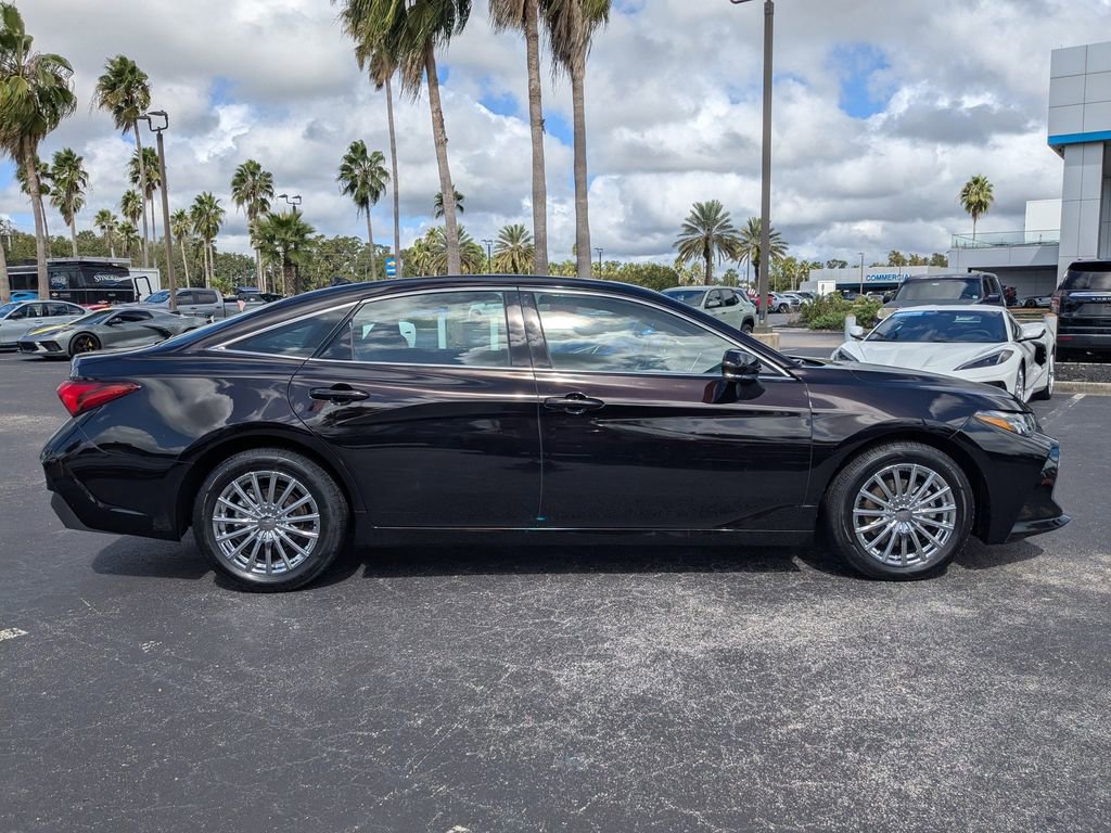 2020 Toyota Avalon XLE Hybrid photo 4