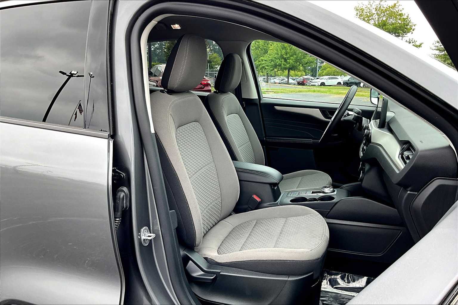2022 Ford Escape SE photo 8