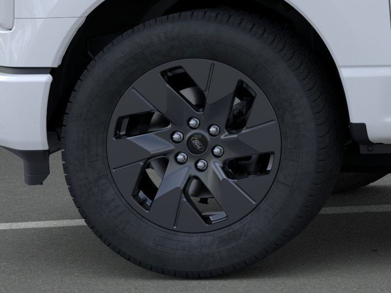 2025 Ford F-150 Lightning photo 17