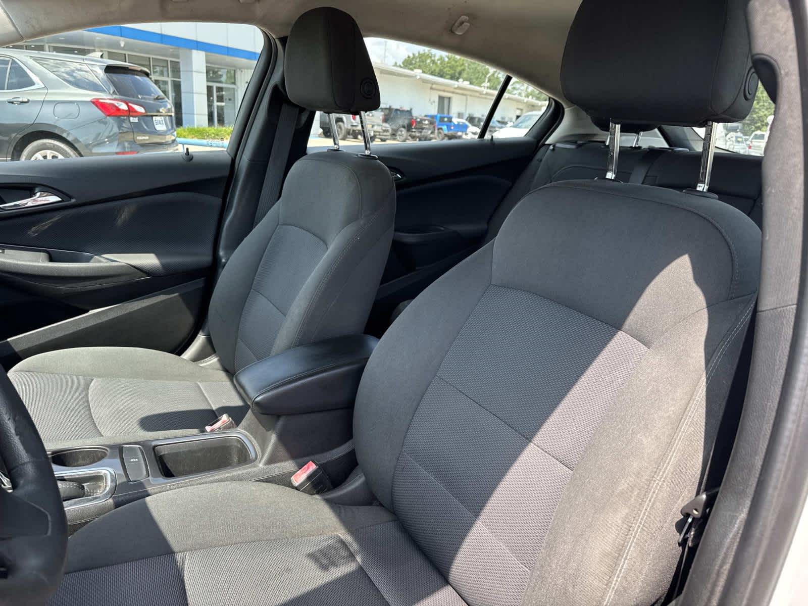 2018 Chevrolet Cruze LT photo 34