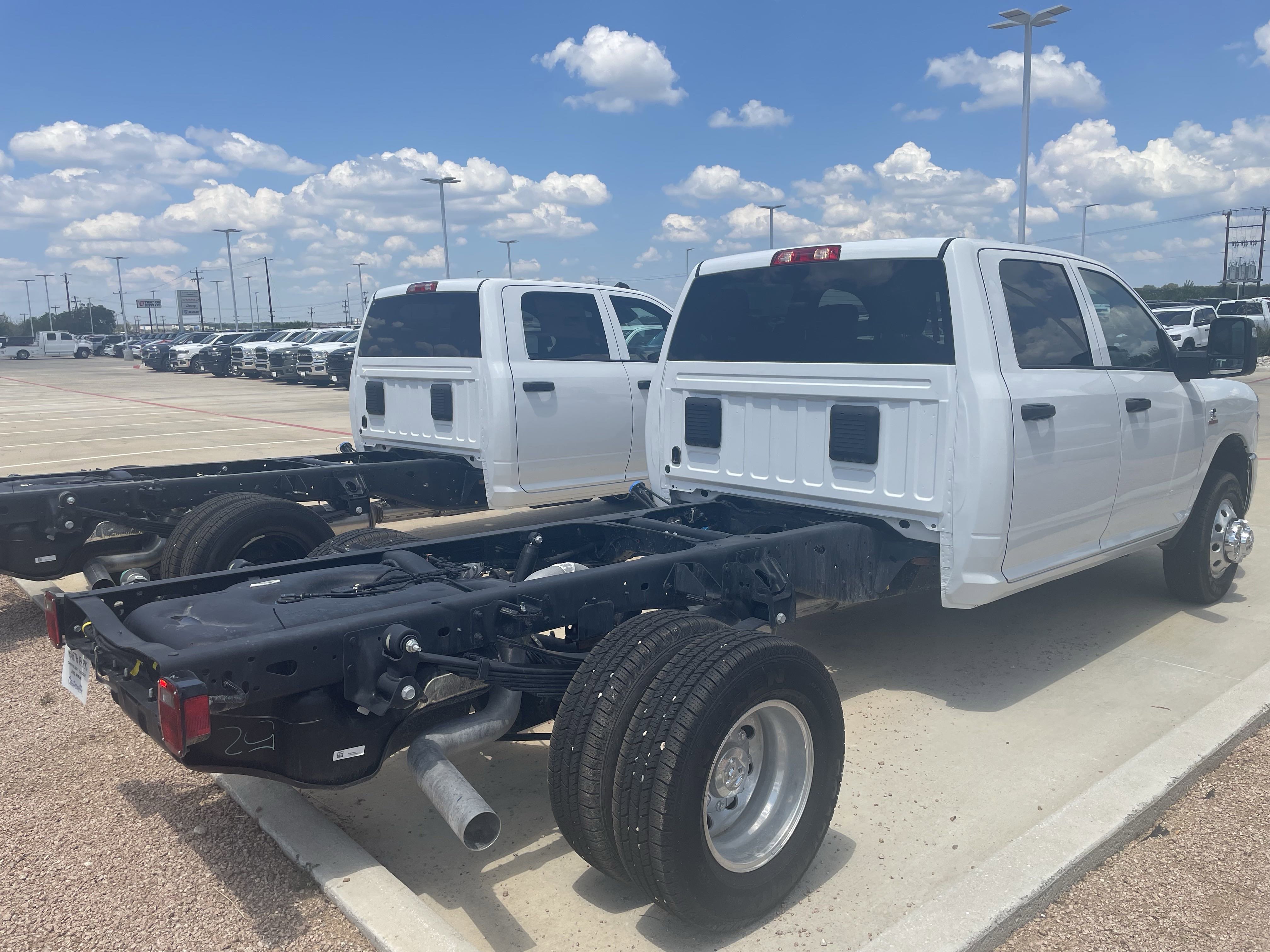 2025 Ram 3500 Tradesman photo 3