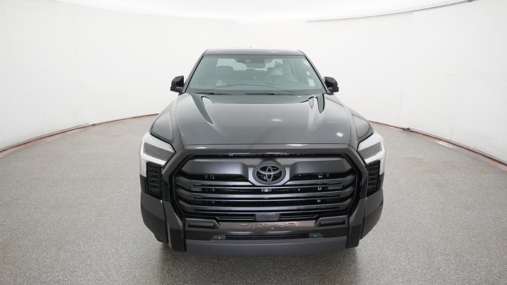 2025 Toyota Tundra Limited CrewMax photo 3