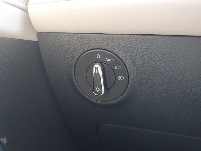 2025 Volkswagen Taos SE photo 27