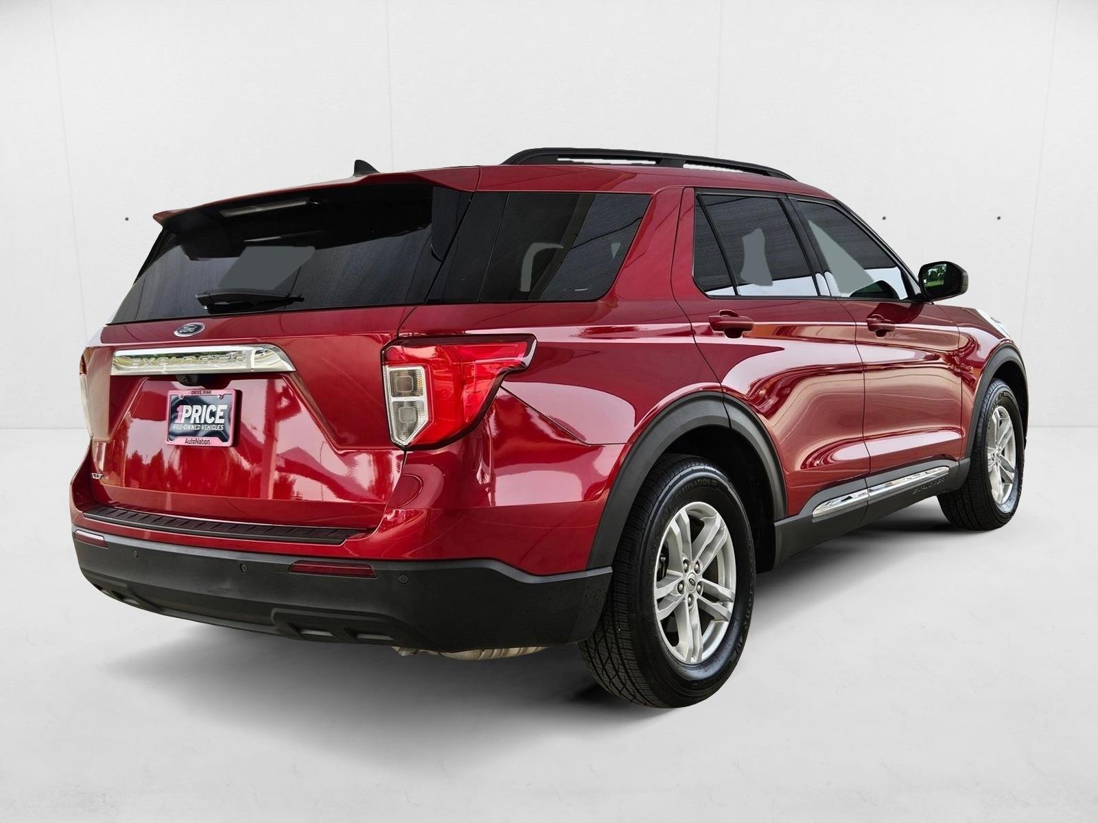 2021 Ford Explorer XLT photo 3