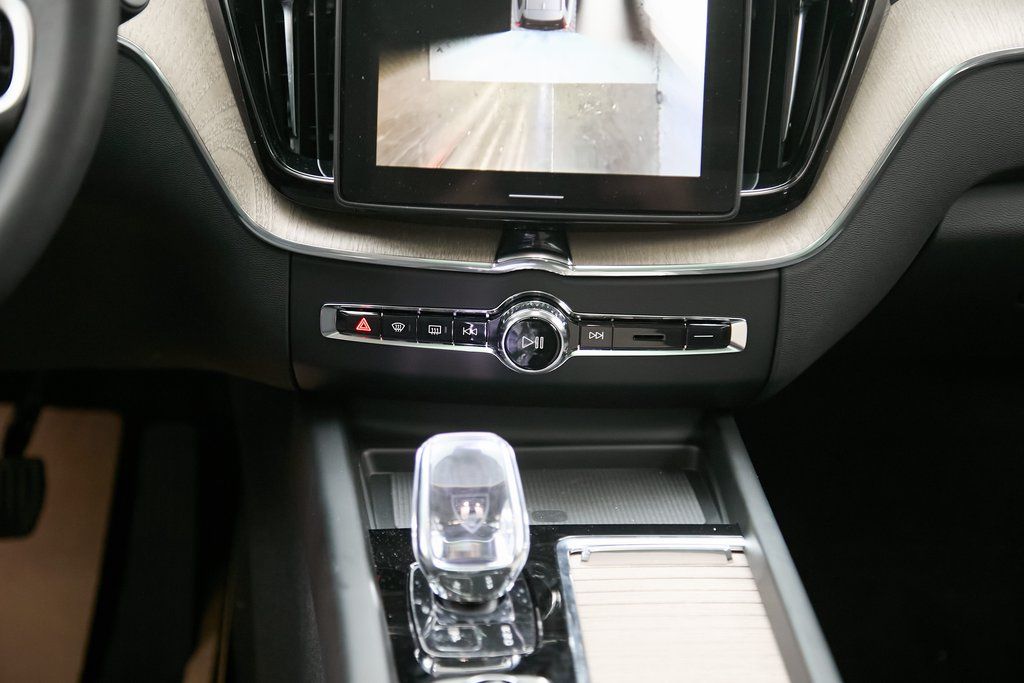 2026 VOLVO XC60 - Image 26