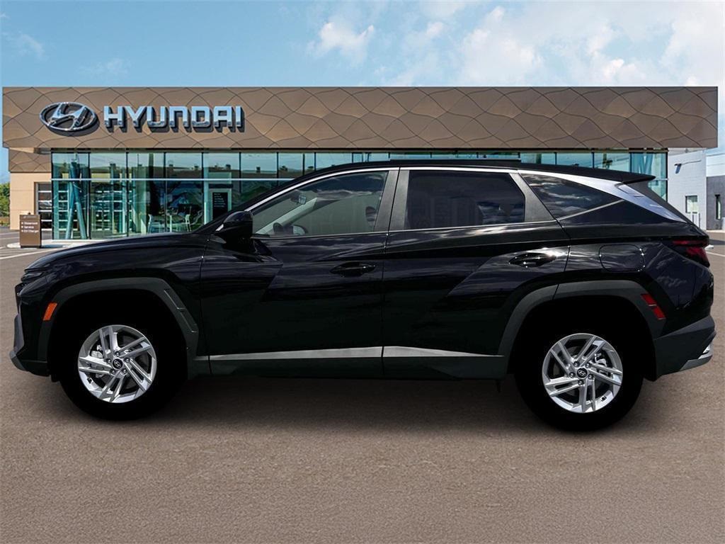 2026 Hyundai Tucson SE photo 2