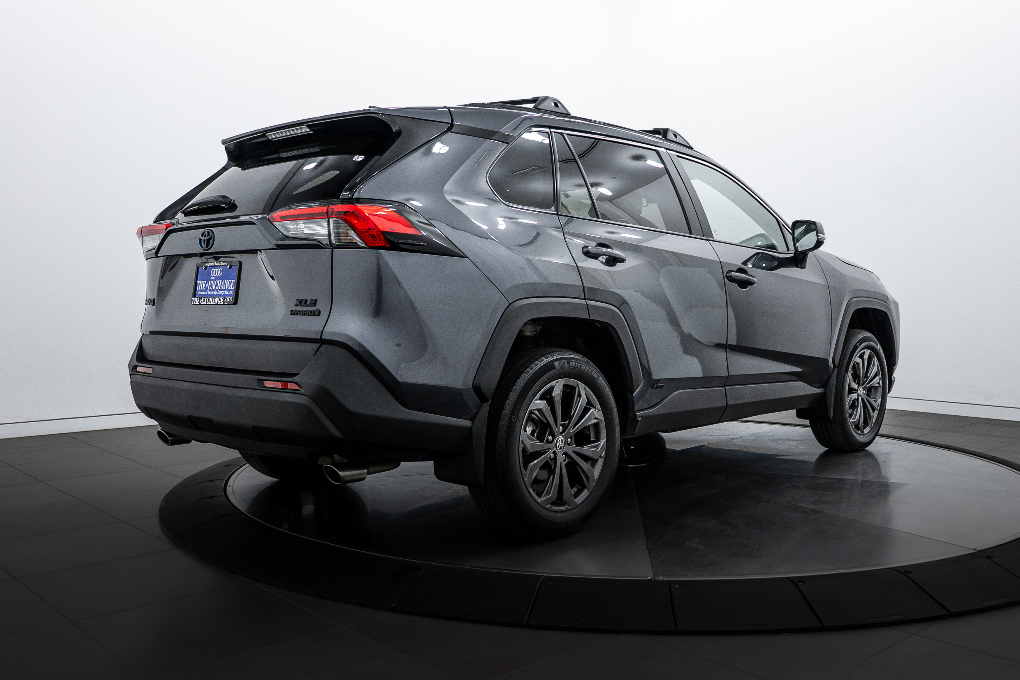 2024 Toyota RAV4 Hybrid XLE Premium photo 3