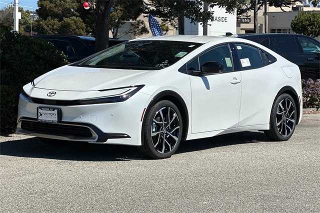 2026 Toyota Prius Plug-in Hybrid XSE photo 8