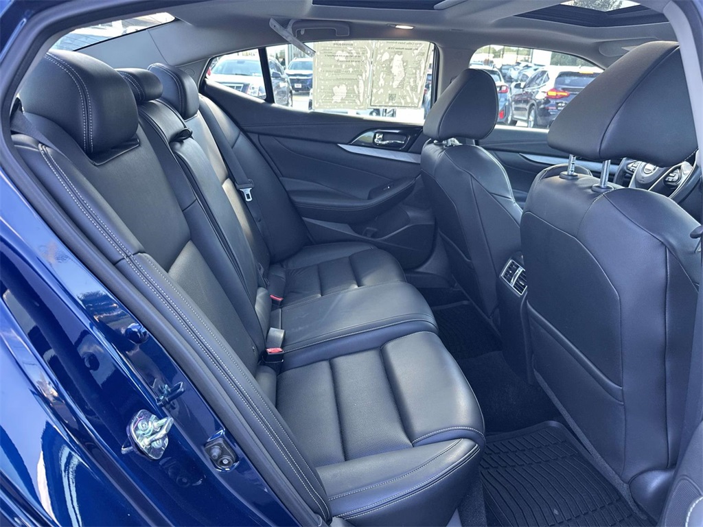 2017 Nissan Maxima SL photo 12