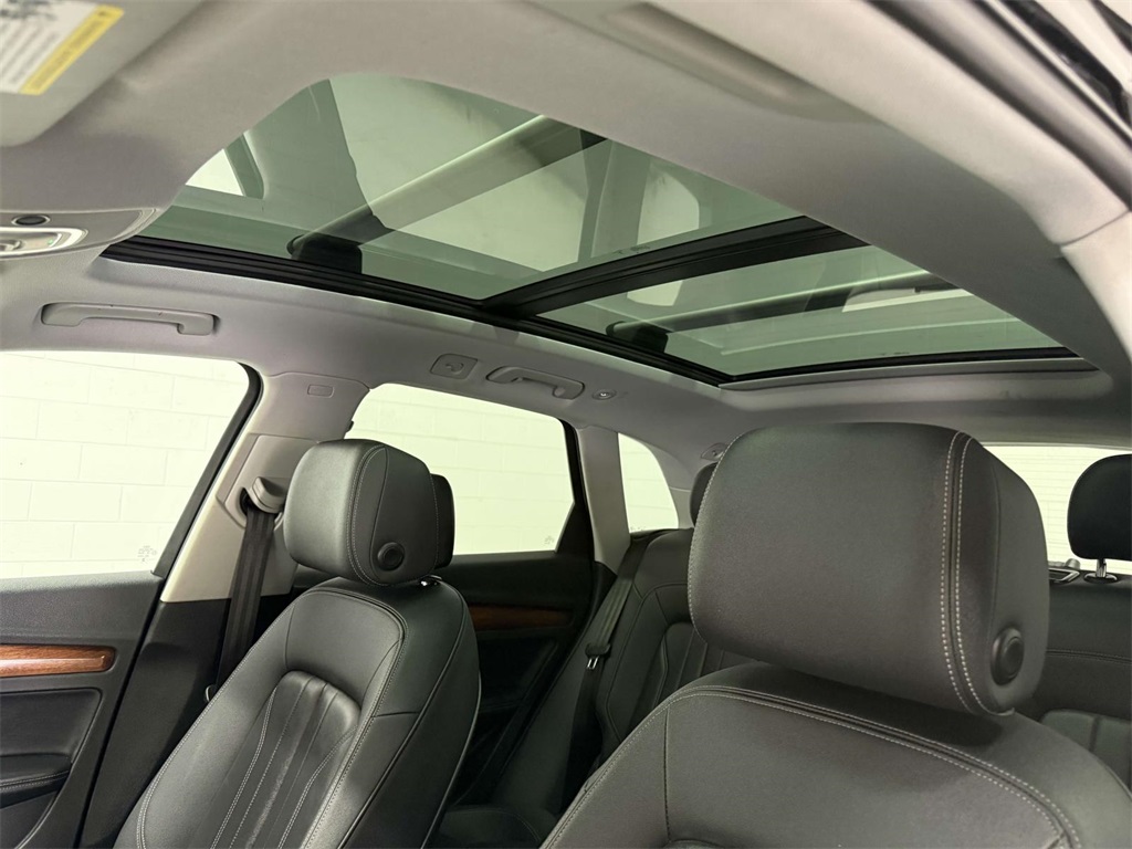 2023 Audi Q5 45 S line Premium photo 11