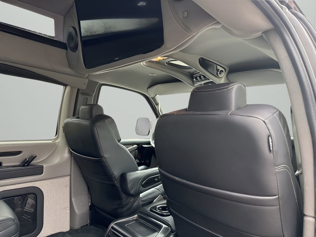 2025 Gmc Savana Cargo 2500 photo 14