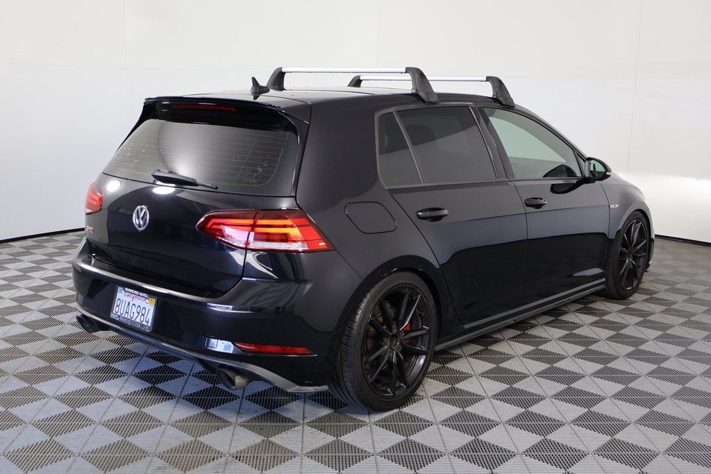 2021 Volkswagen Golf GTI SE photo 3