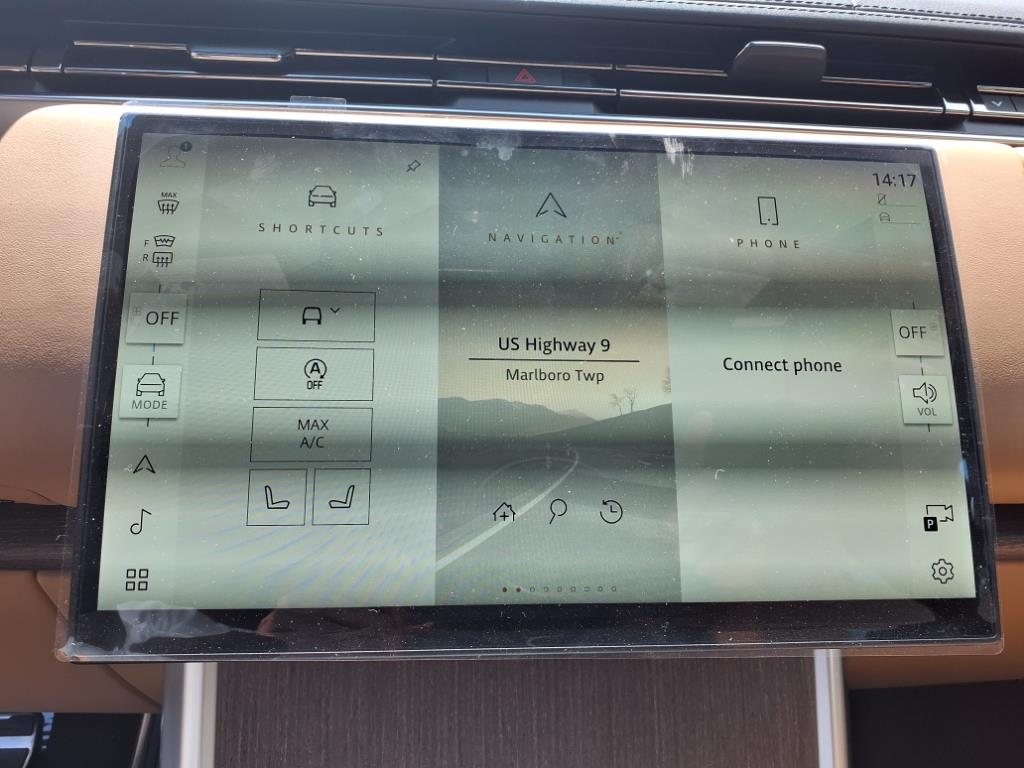 2025 Land Rover Range Rover SE photo 11