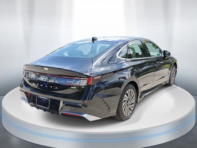 2025 Hyundai Sonata Hybrid Limited photo 4