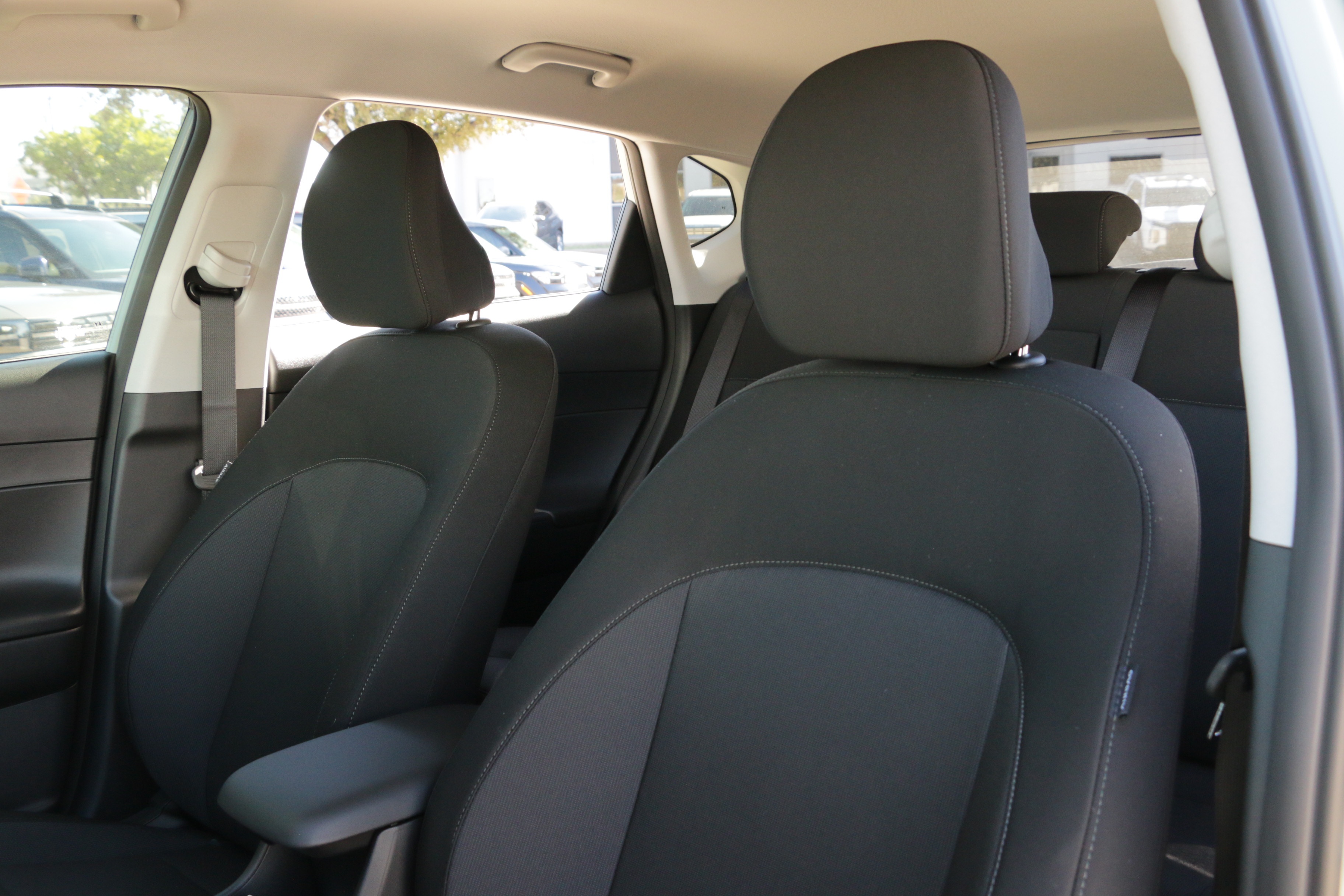 2026 Hyundai Kona SEL photo 3