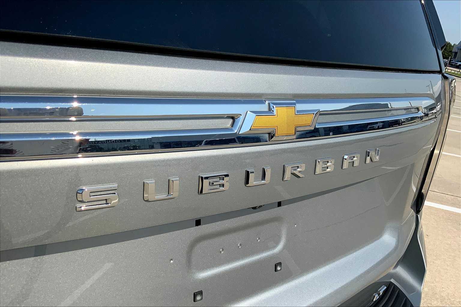 2024 Chevrolet Suburban LT photo 27