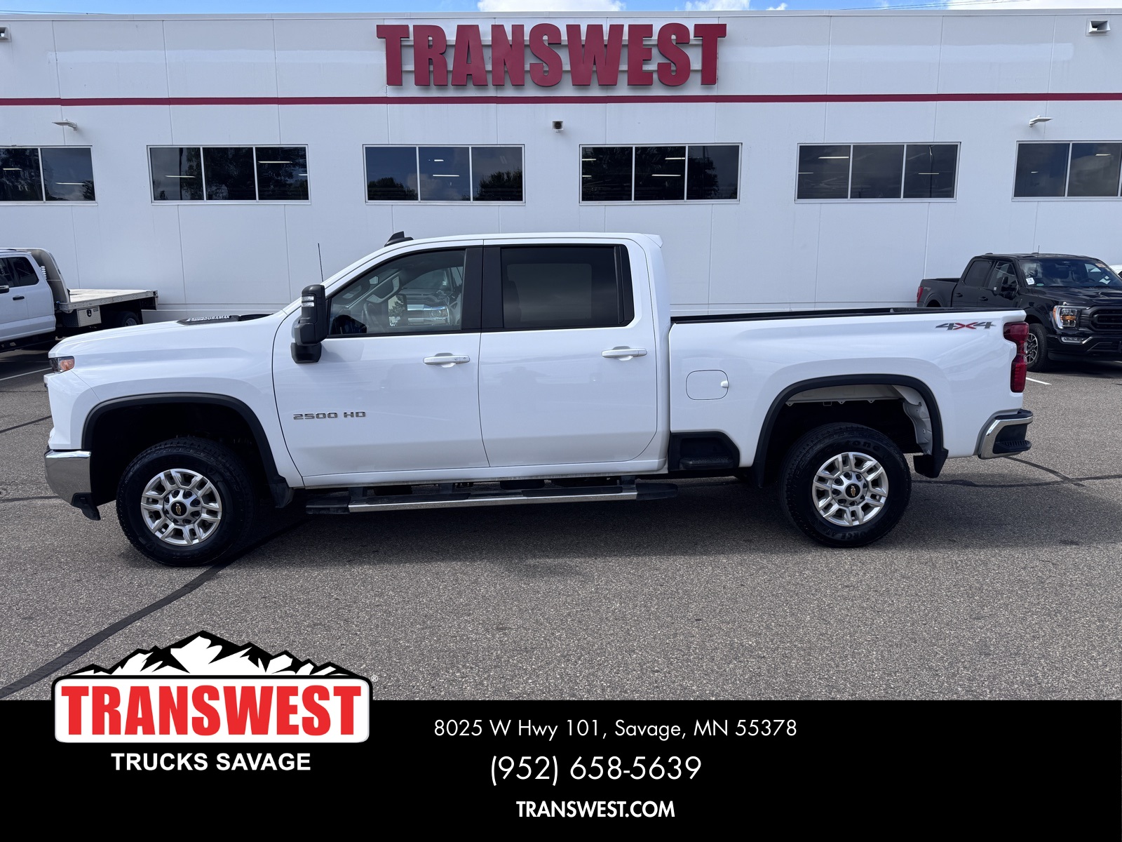 2024 Chevrolet Silverado 2500HD LT photo 2