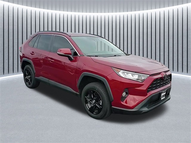 2021 Toyota RAV4 XLE's photo