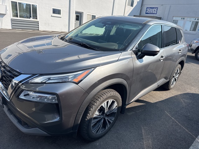 2021 Nissan Rogue SV photo 2