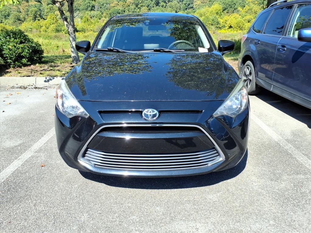 2017 Toyota Yaris iA Base photo 5