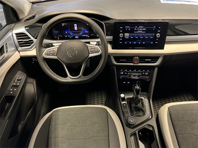 2025 Volkswagen Taos SE photo 10