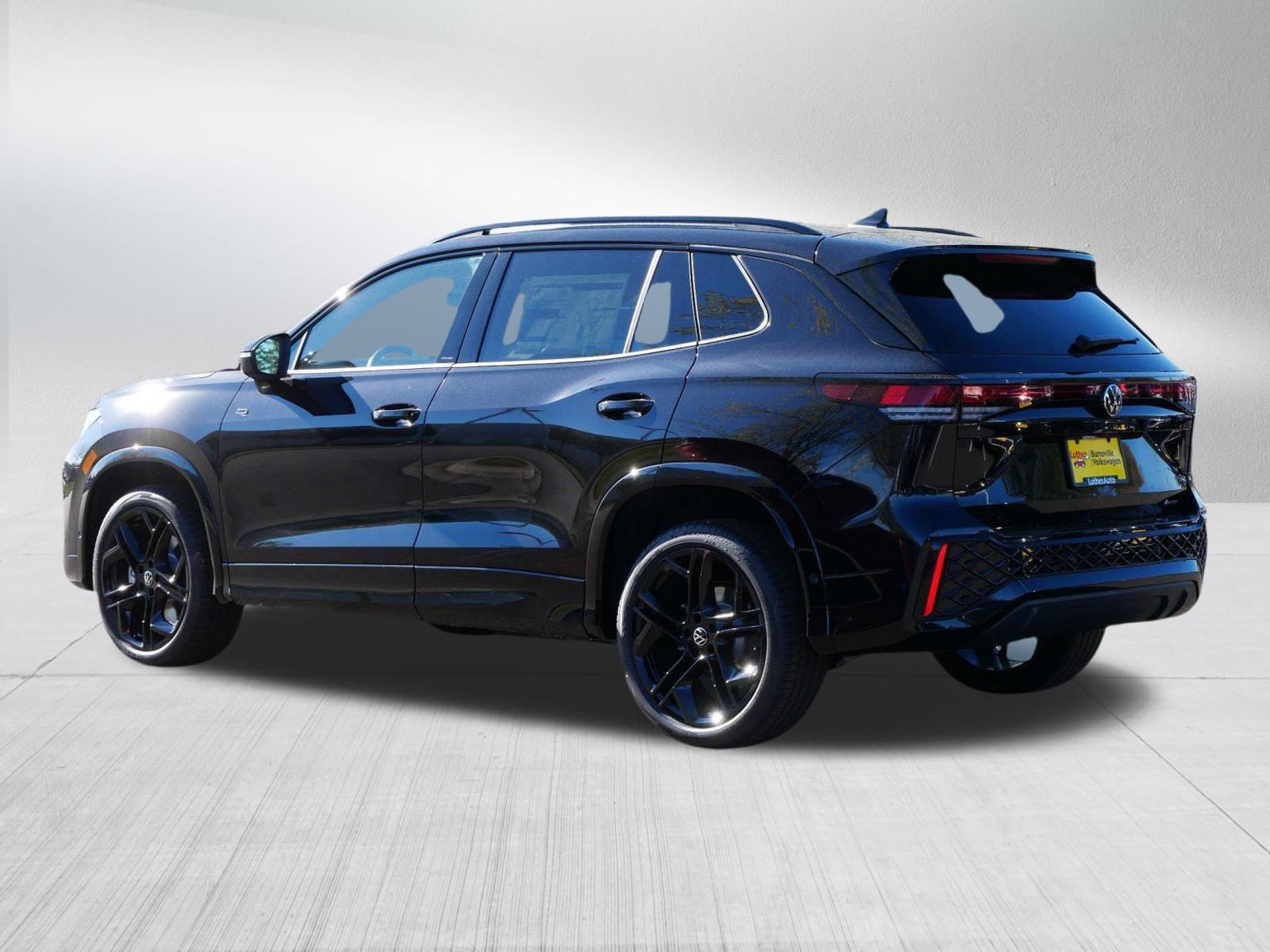 2026 Volkswagen Tiguan SE R-Line Black photo 3