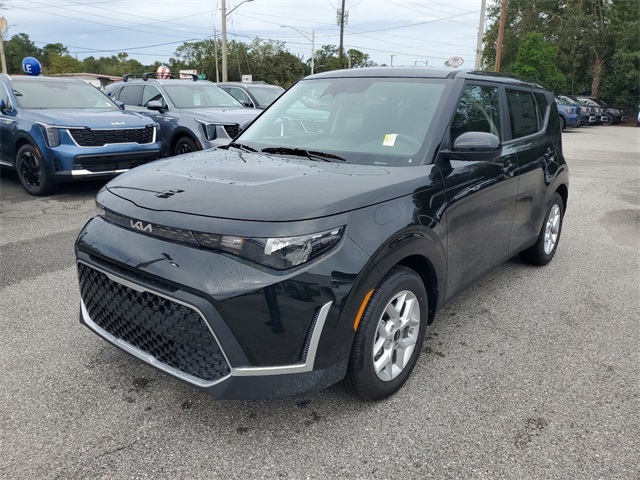 2025 Kia Soul LX photo 4