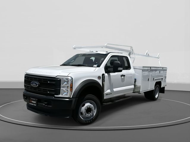 2024 Ford F-450 Super Duty Chassis Cab XL's photo