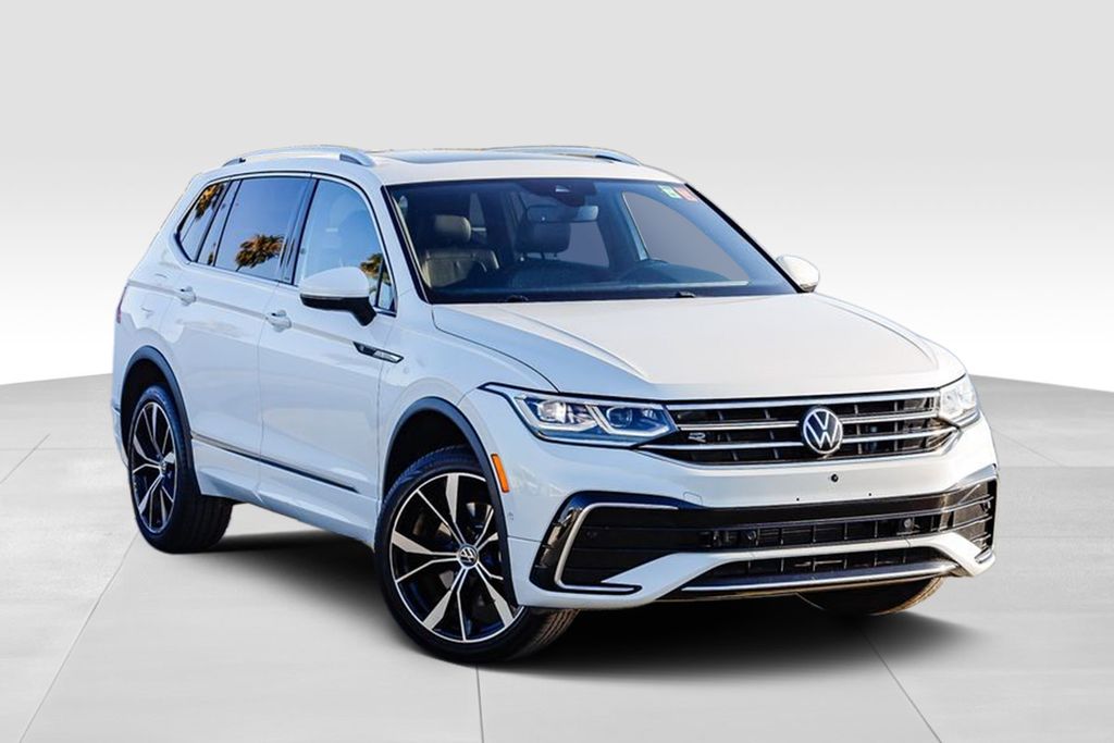 2022 Volkswagen Tiguan SEL Premium R-Line photo 2
