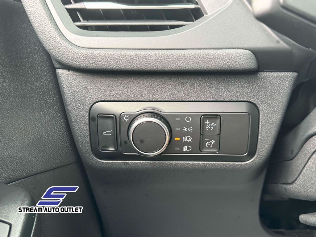 2024 Ford Escape ST-Line photo 16
