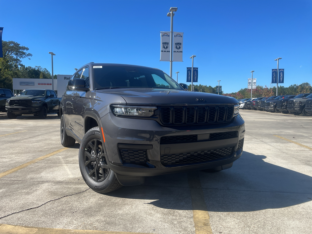 2025 Jeep Grand Cherokee L Altitude's photo
