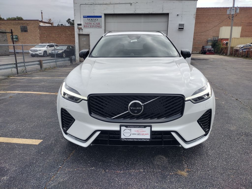 2026 VOLVO XC60 - Image 2