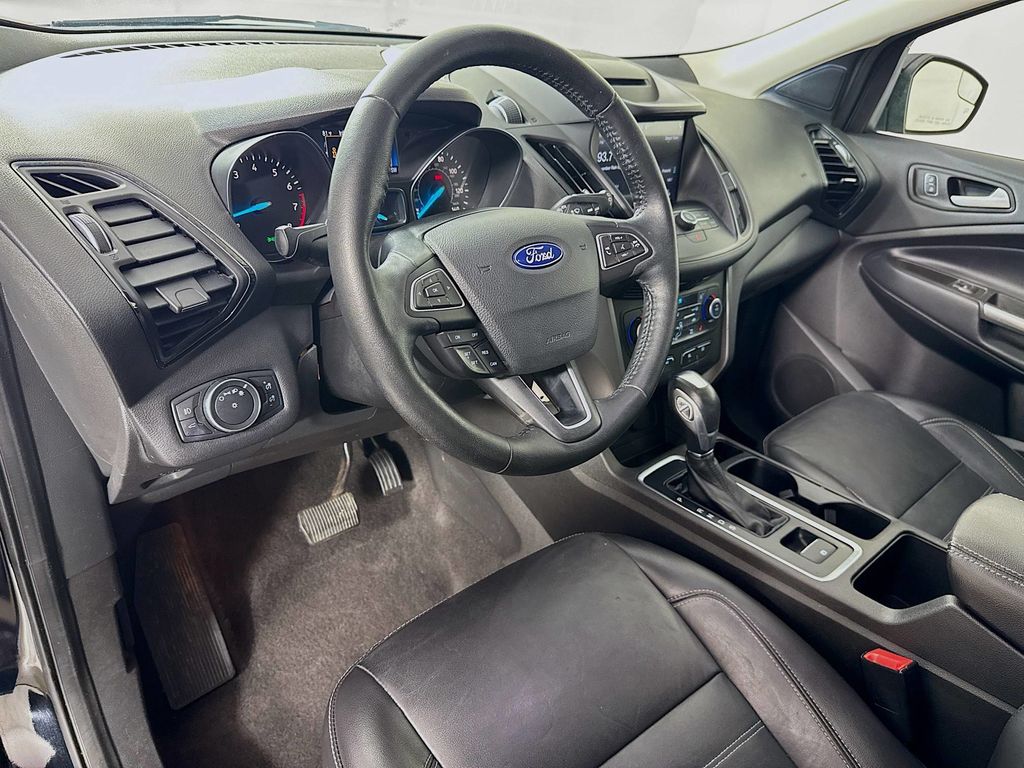 2018 Ford Escape SEL photo 9