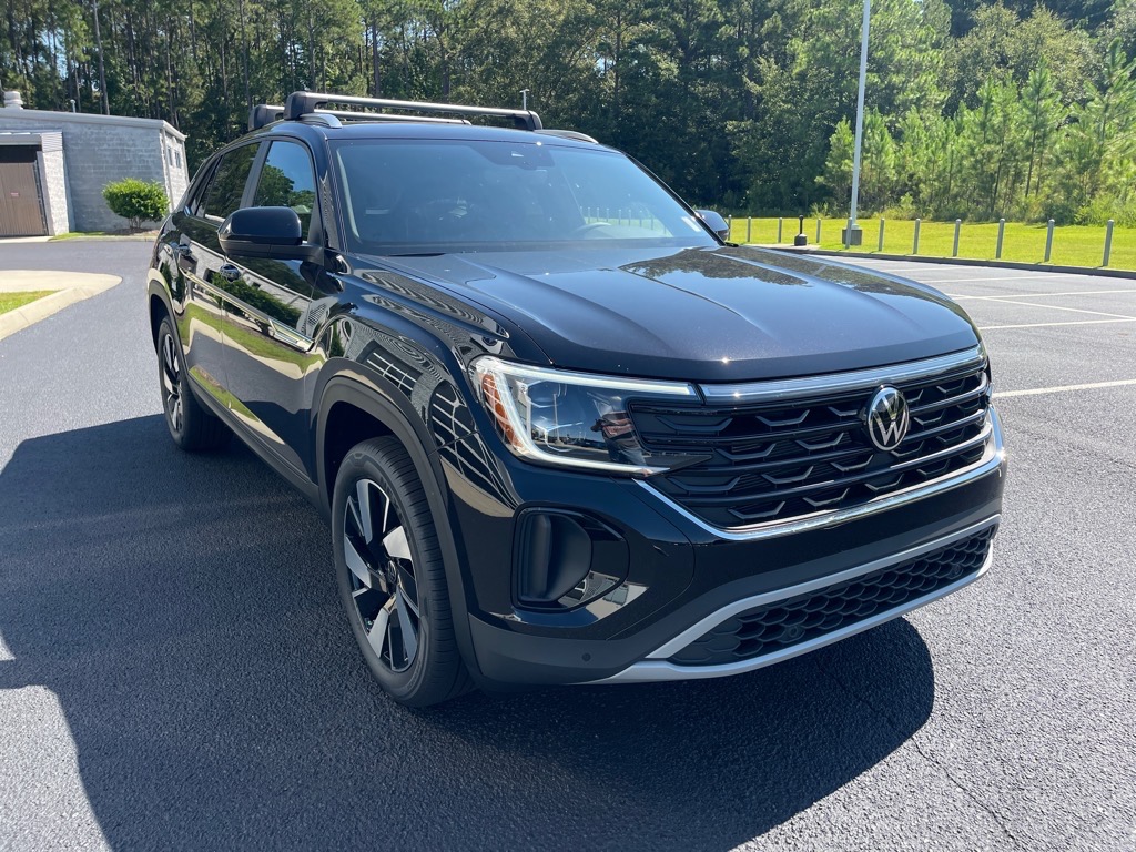 2026 Volkswagen Atlas Cross Sport SE photo 3