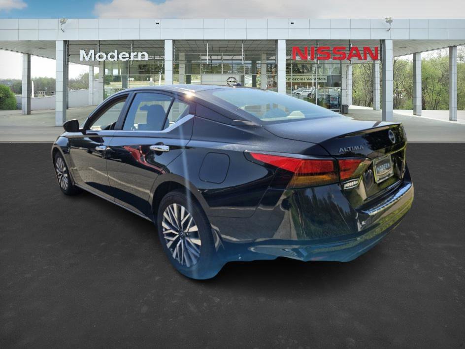 2023 Nissan Altima 2.5 SV photo 4