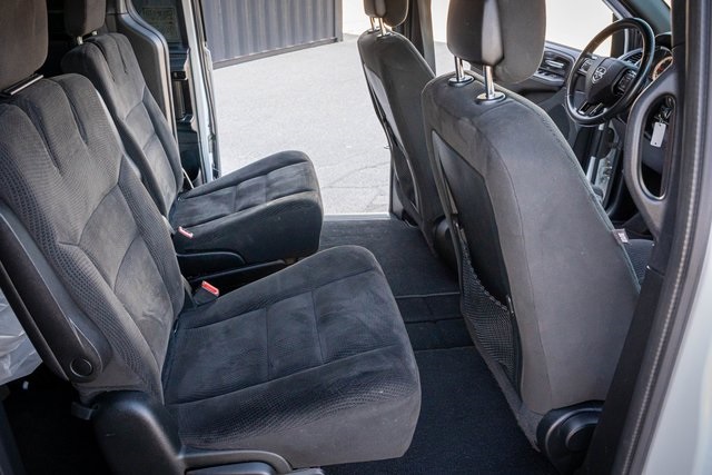 2017 Dodge Grand Caravan SE Plus Blacktop photo 27