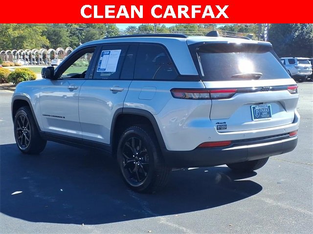 2024 Jeep Grand Cherokee Altitude photo 3