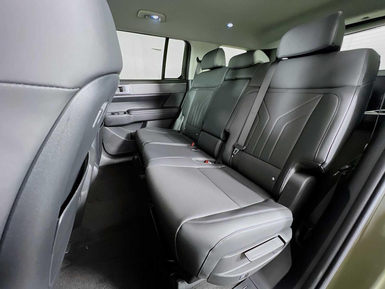 2026 Hyundai Santa Fe SEL photo 2