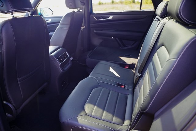 2024 Volkswagen Atlas Cross Sport SEL R-Line photo 22